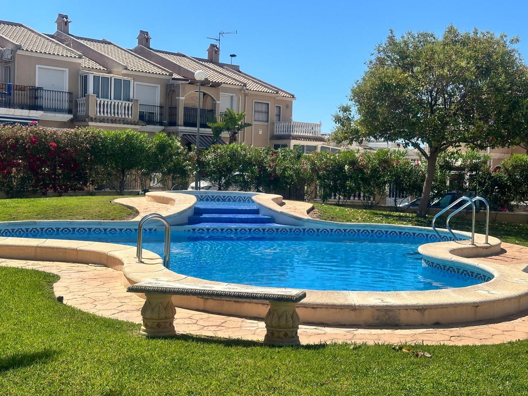 Homely Royal Apartment Torrevieja